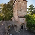 בית הארחה Massimago Wine Tower 4*