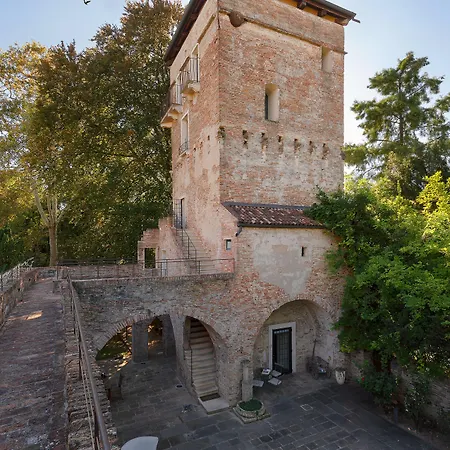 בית הארחה Massimago Wine Tower 4*