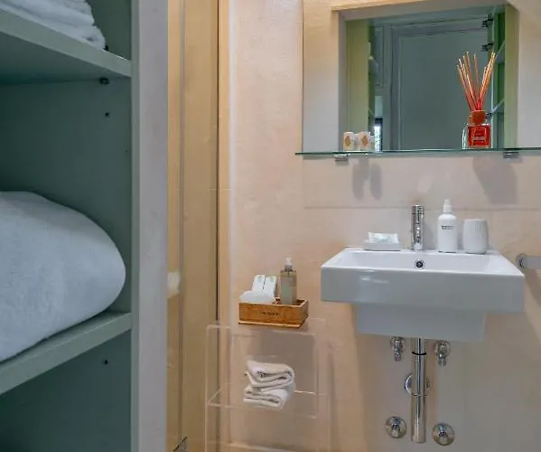 Massimago Wine Tower 4*